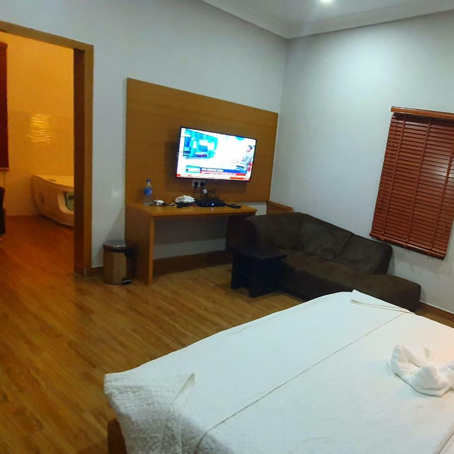 Taverna Lounge & Boutique Hotel Port Harcourt Exterior foto